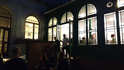 Kołorking Muzyczny (ul. Św. Marcin 75), QR kod jest dostępny 24h przy wejściu